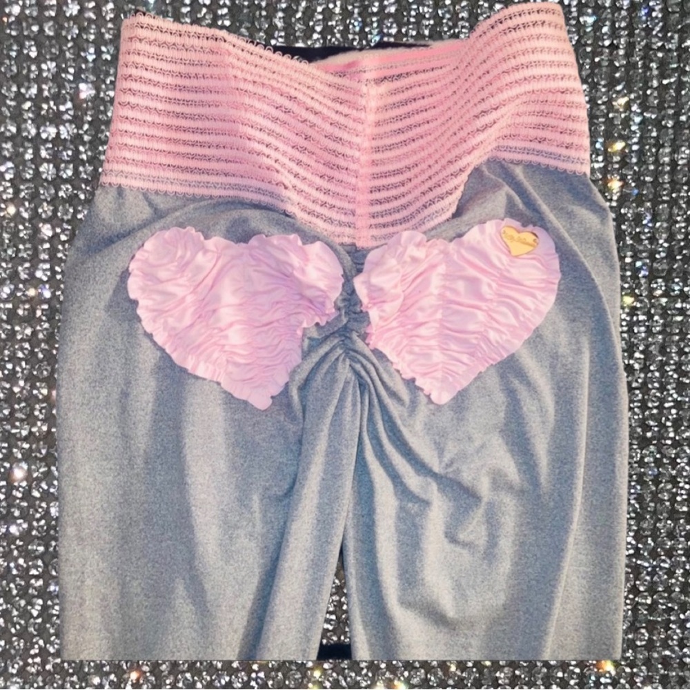 Cute booty lounge love butt heart leggings grey pink wiggle stretchy tights y2k